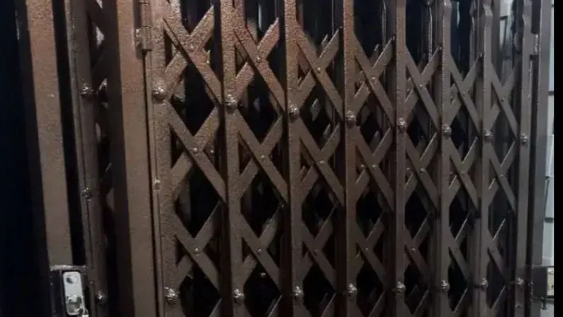 درب حفاظ آکاردئونی فلزی